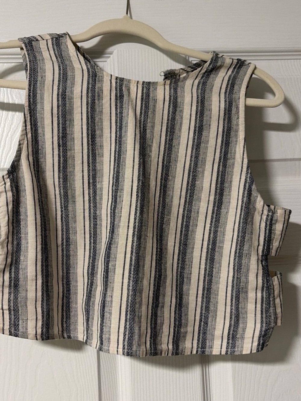 Abercrombie & Fitch Cream and Navy Striped Sleeveless Tank